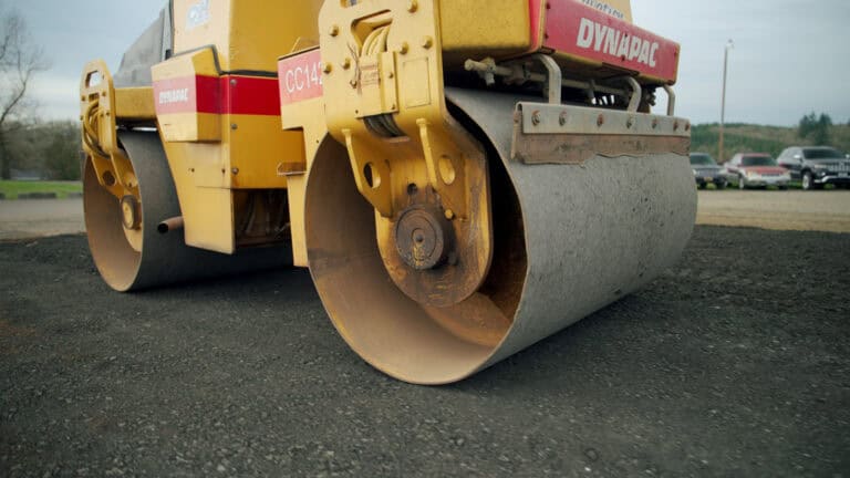 s0129.00 28 40 52.still019